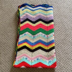 Vintage Hand Knitted Chevron Throw ~65x60